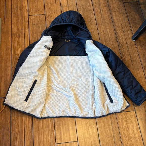 Kids reversible mountain fleece jacket.  Llbean size 8 - Picture 4 of 10